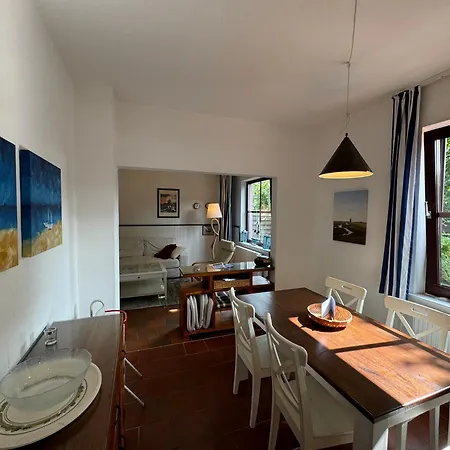 Haus Sirilund Kombuese - Friesische Gemuetlichkeit Wangerooge