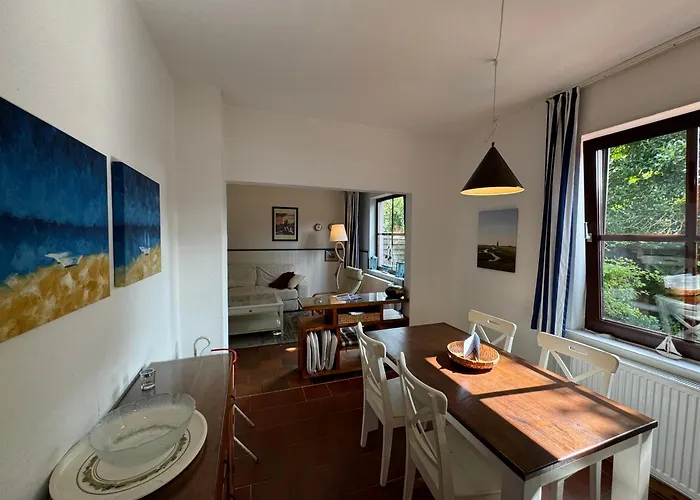 Haus Sirilund Kombuese - Friesische Gemuetlichkeit Wangerooge
